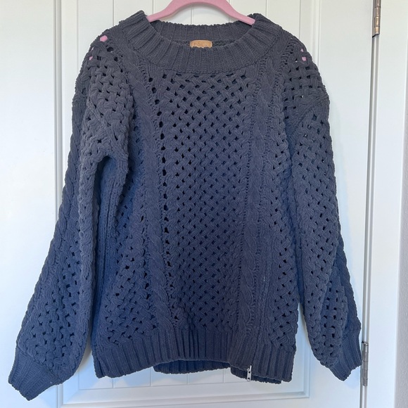 POL Chunky Open Weave Sweater
Gray Tone Zipper Fun Detail Sz Small Leather Tag - Picture 4 of 10